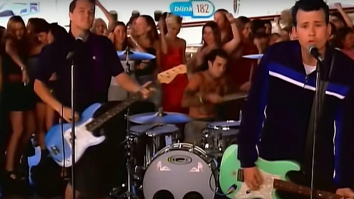 5 Lagu Blink-182 yang Menginspirasi Penggemar di Seluruh Dunia